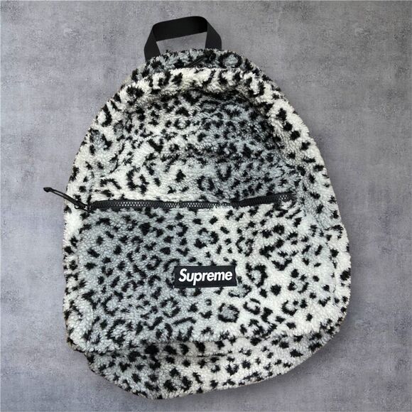 Supreme FW17 Fall/Winter Leopard Fleece Backpack Bag White Unisex - Picture 1 of 7